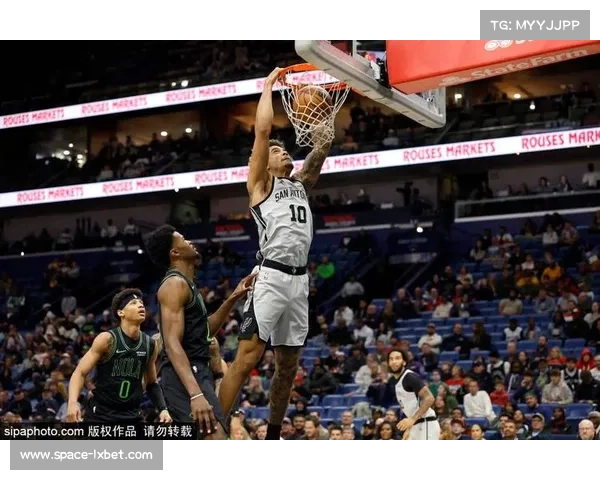 鹈鹕半场98-95压制开拓者，奎因30分三双表现抢眼